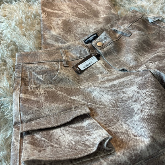 PrettyLittleThing Earthy Tie-Dye Cargo Pants - Picture 7 of 10